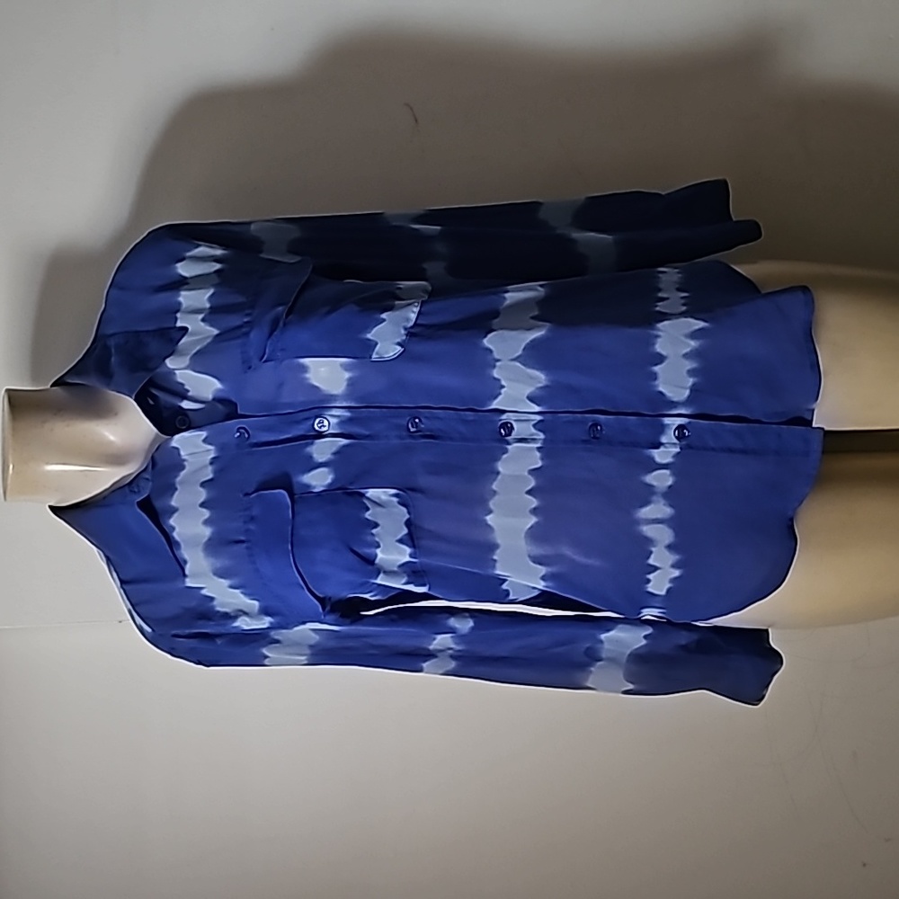 Size medium blouses bundle - Picture 2 of 7